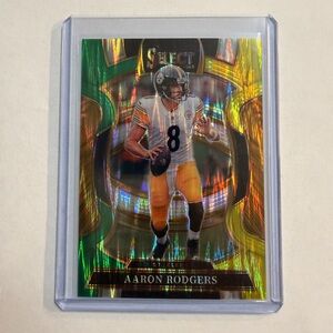 🔥2025 Panini Select - Concourse Green & Yellow Prizm Shock #51 Aaron Rodgers